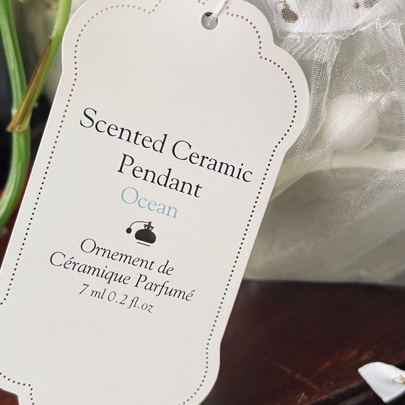 Laline Scented Ceramic Car Pendant - Picture 2 of 8